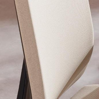 Indeed, un véritable poids plume: plus léger de 20% que des sièges similaires.